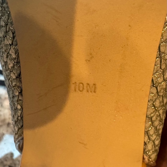 Guess stilleto slingback heels. Very pretty sage and gold colored. Size 10 - Picture 14 of 16